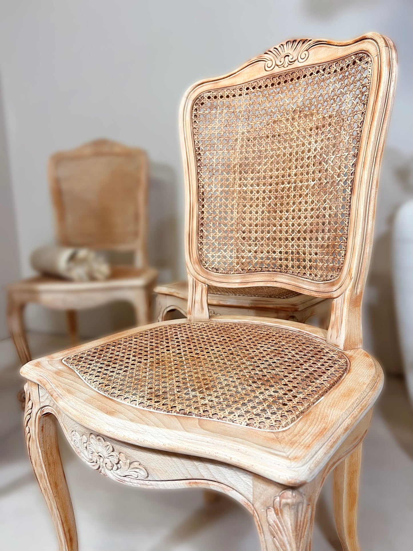 Lot de 4 chaises en hêtres et cannage