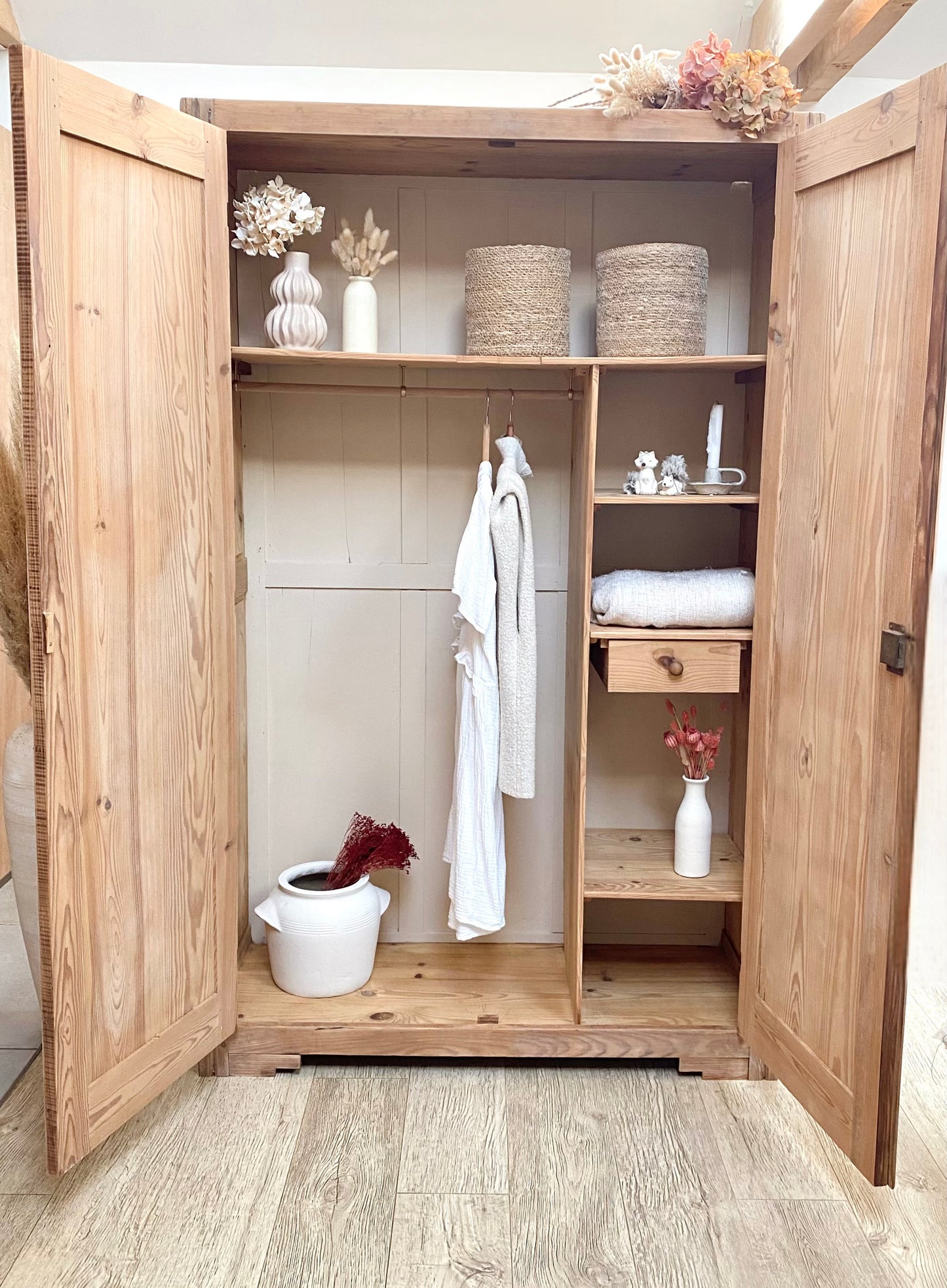 Armoire parisienne
