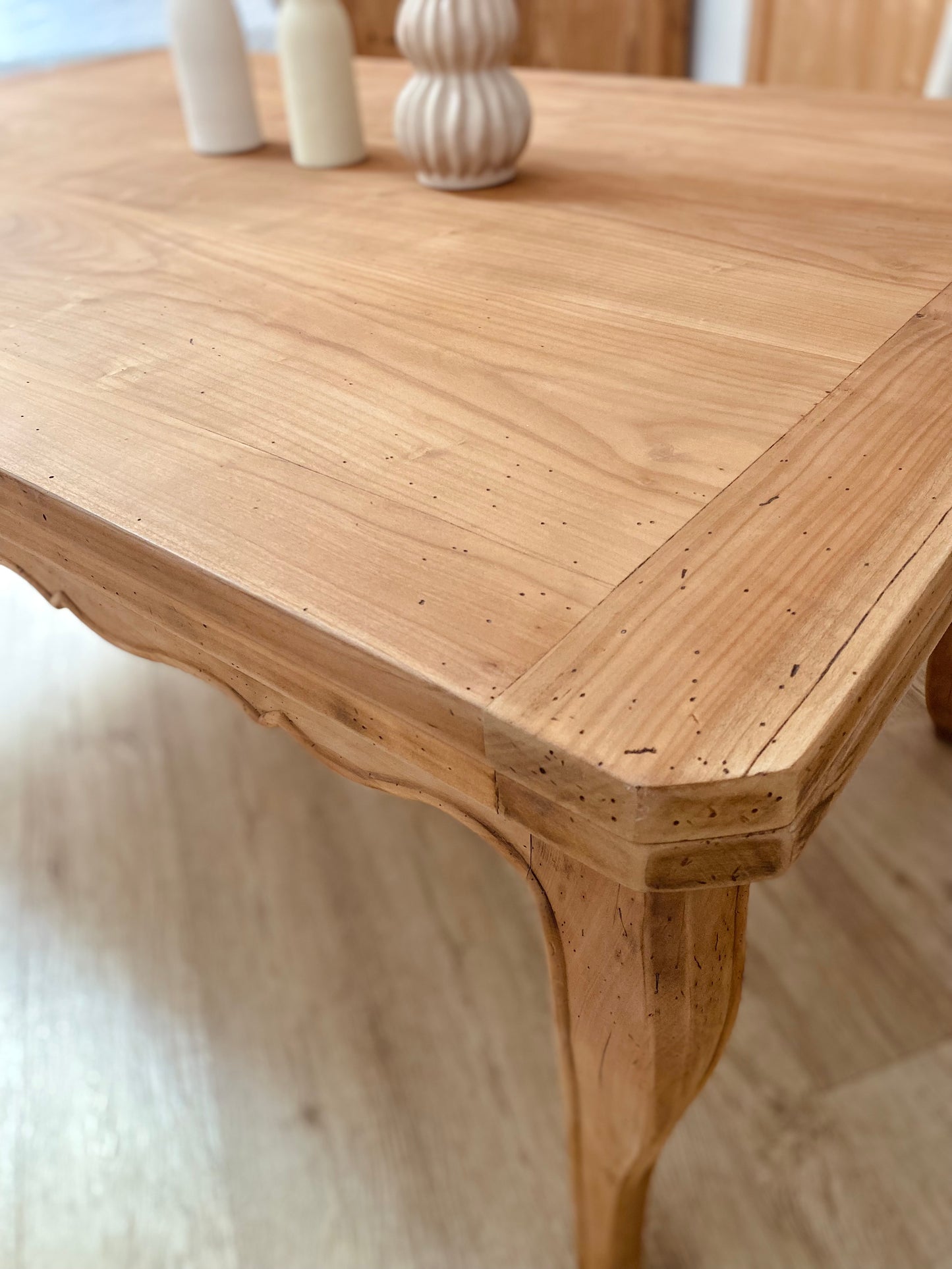 Table en merisier avec double rallonges intégrées