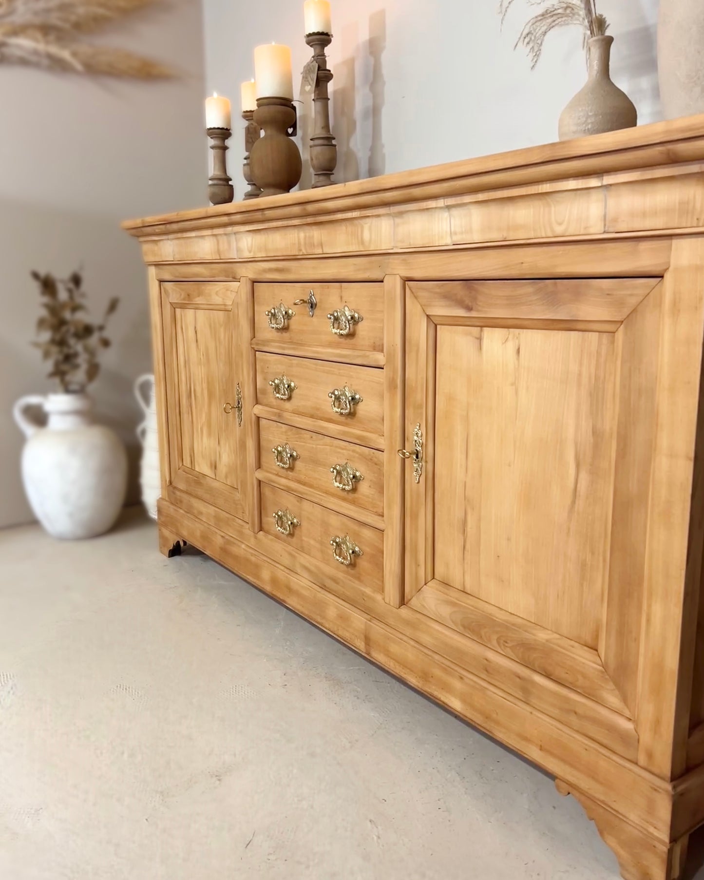 Grand buffet / enfilade en merisier massif