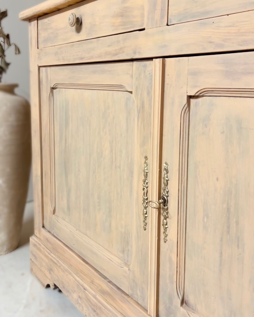 Buffet parisien en bois massif