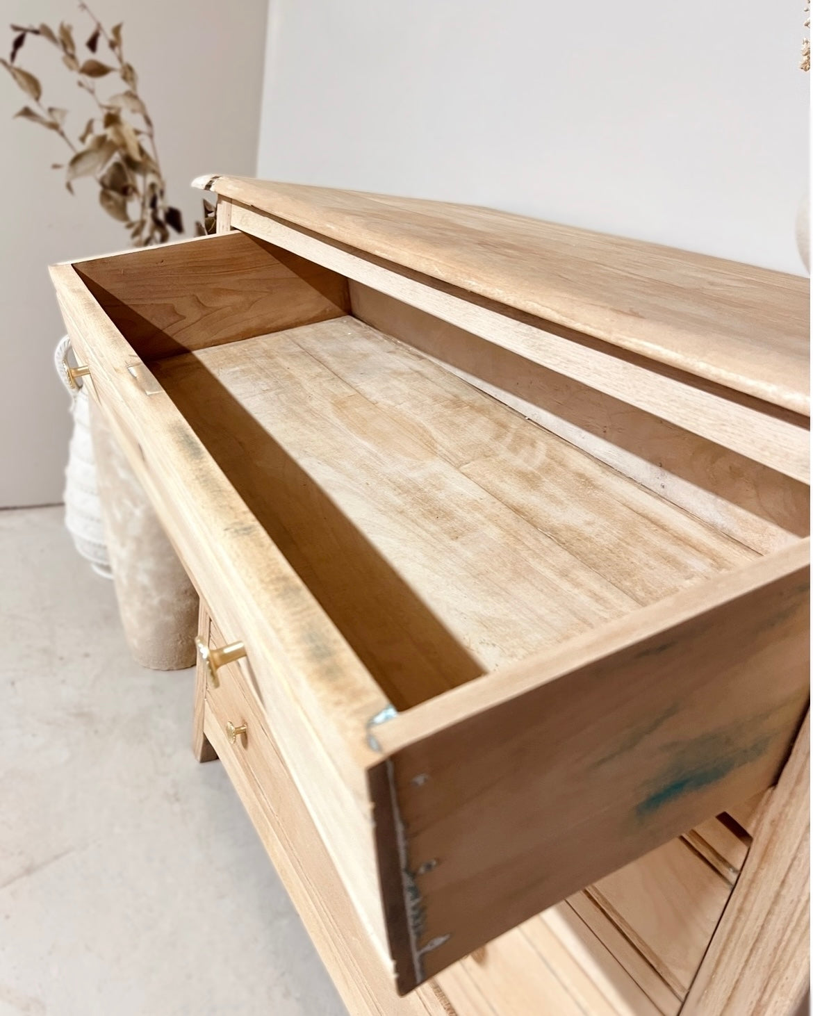 Commode parisienne en hêtre et peuplier massif