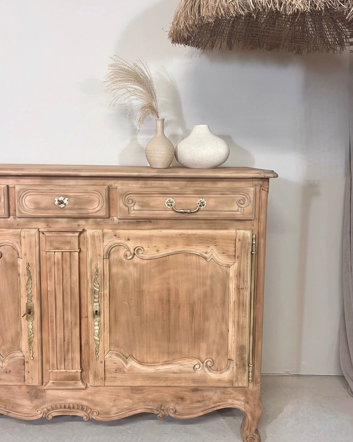 Buffet en bois massif