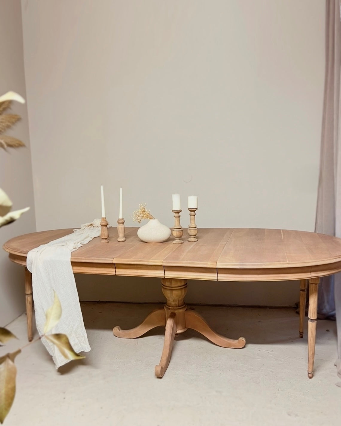Table ovale extensible en merisier massif