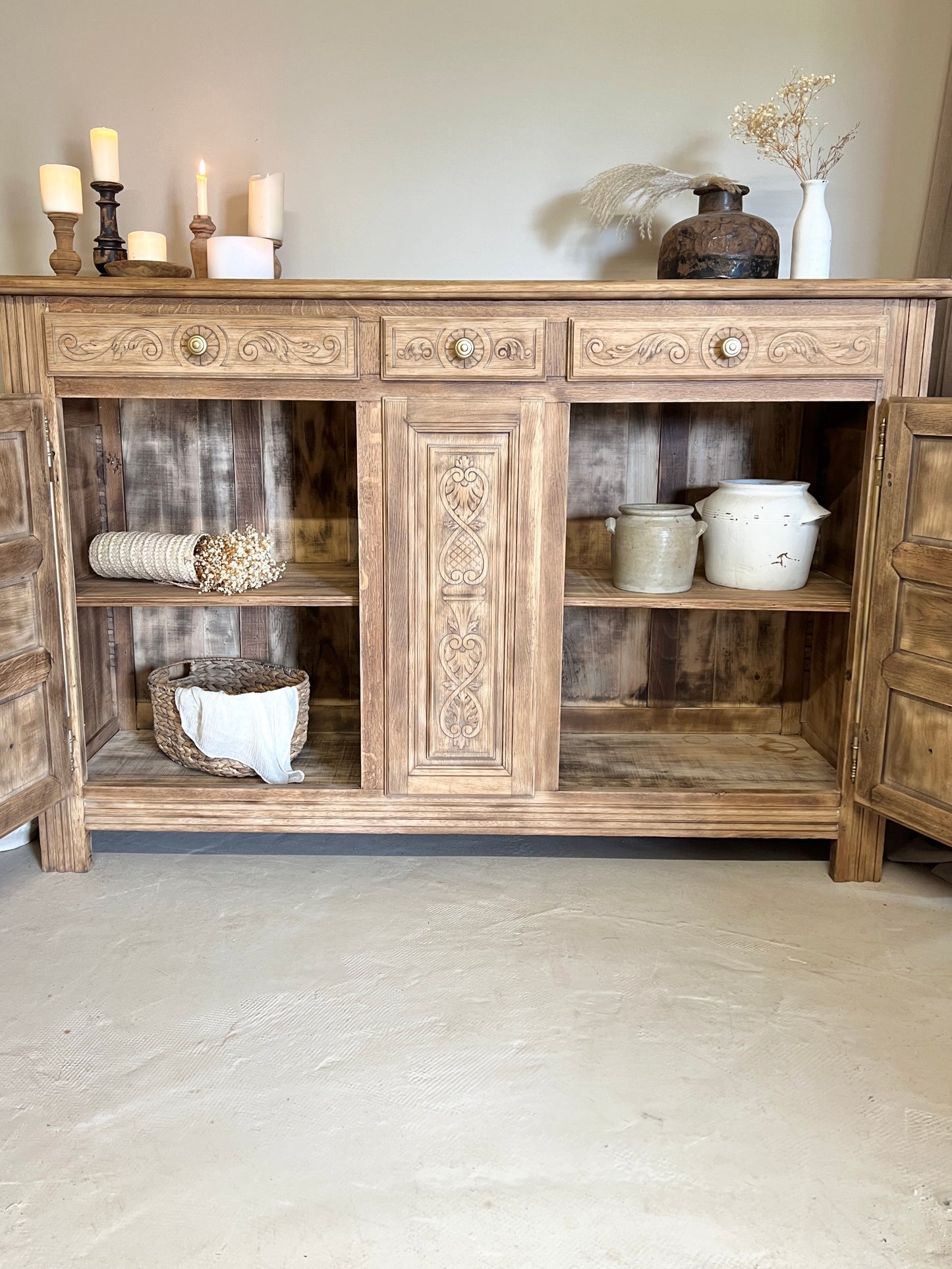 Buffet chêne sculpté