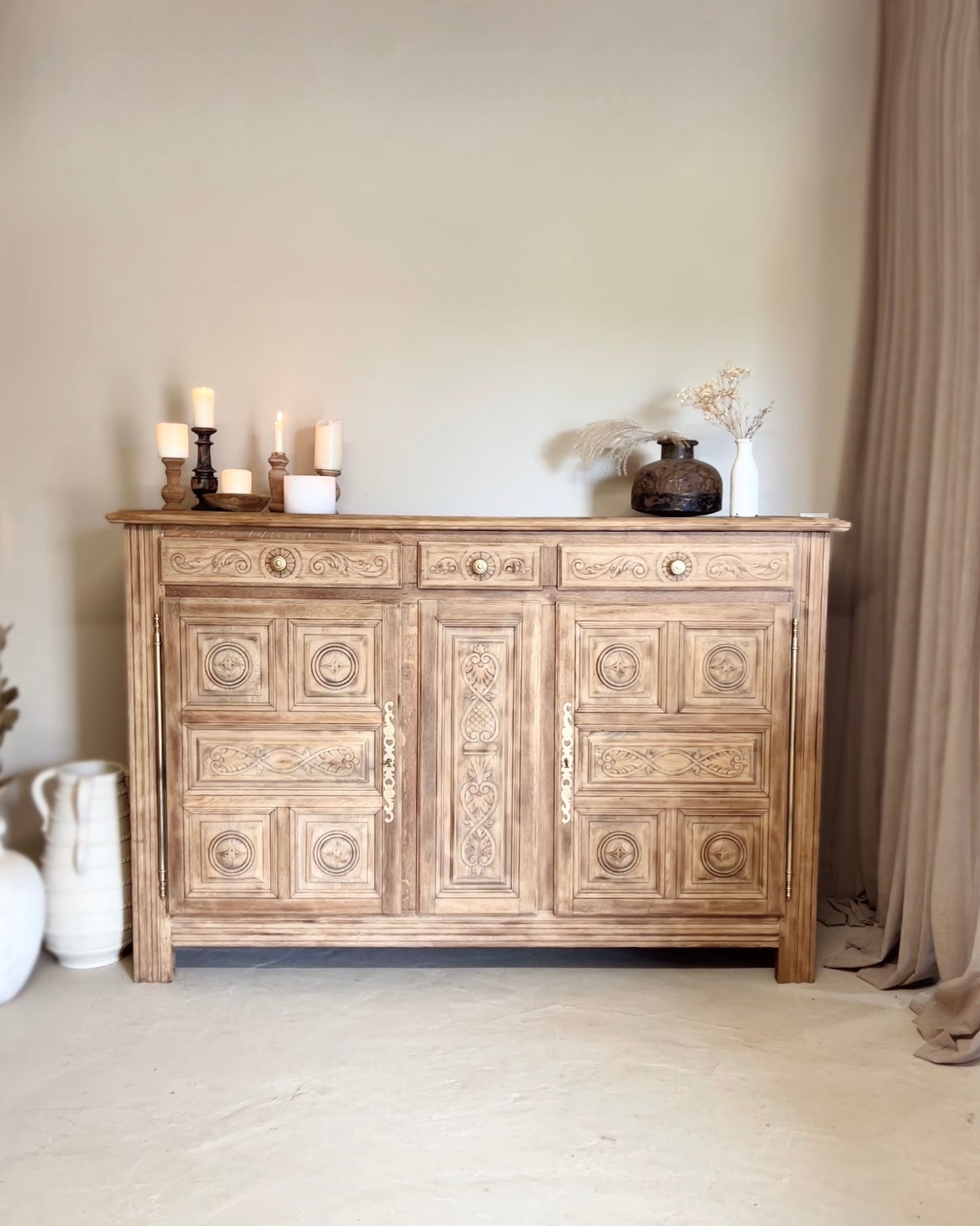 Buffet chêne sculpté