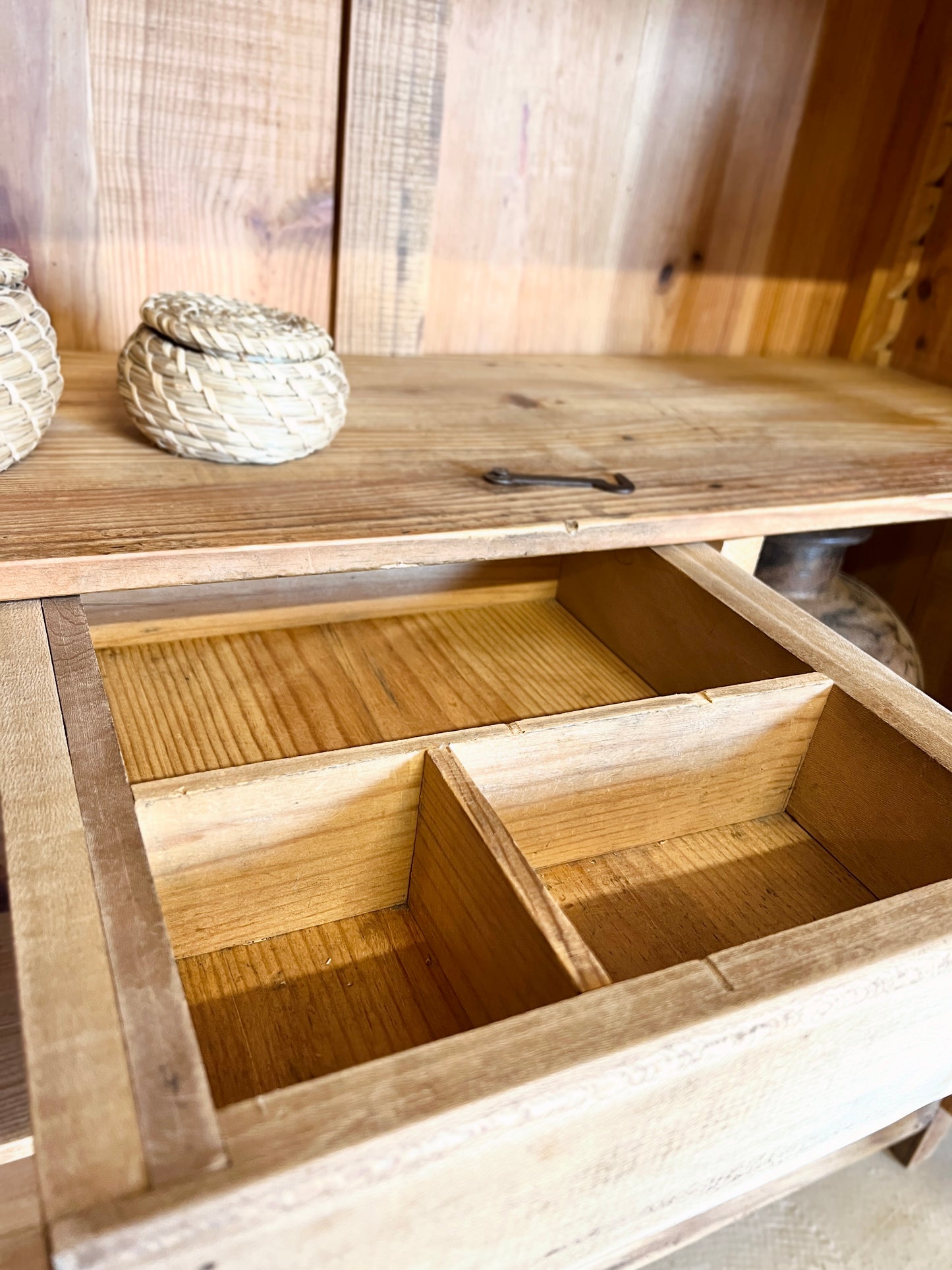 Buffet parisien en bois massif