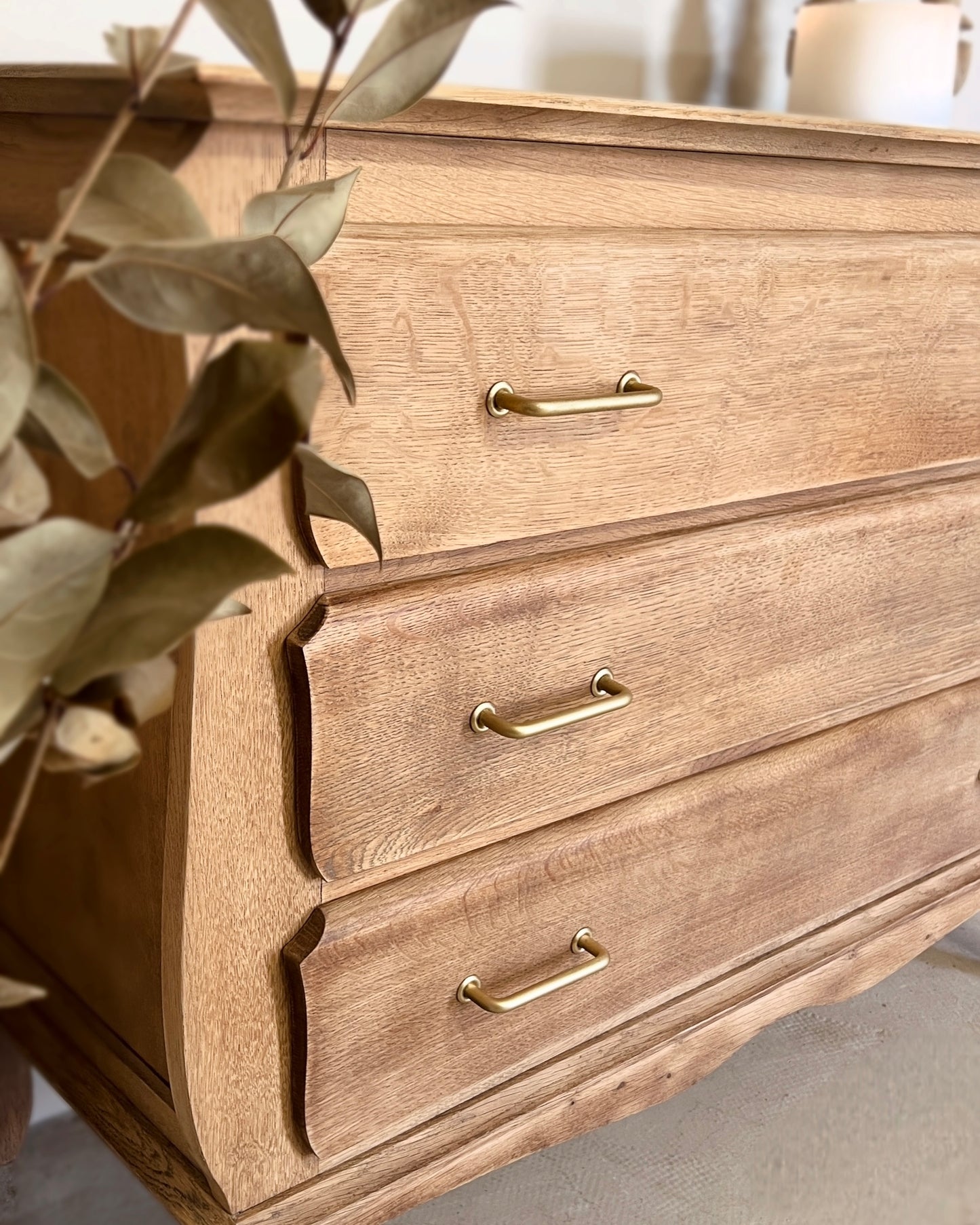 Commode en chêne massif