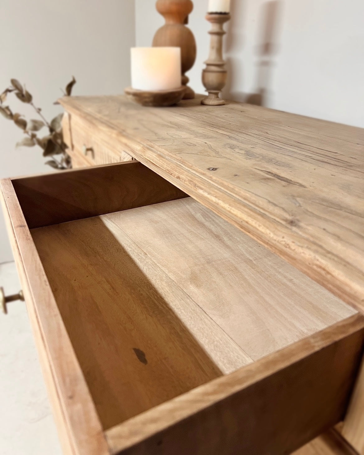 Buffet campagne en bois massif