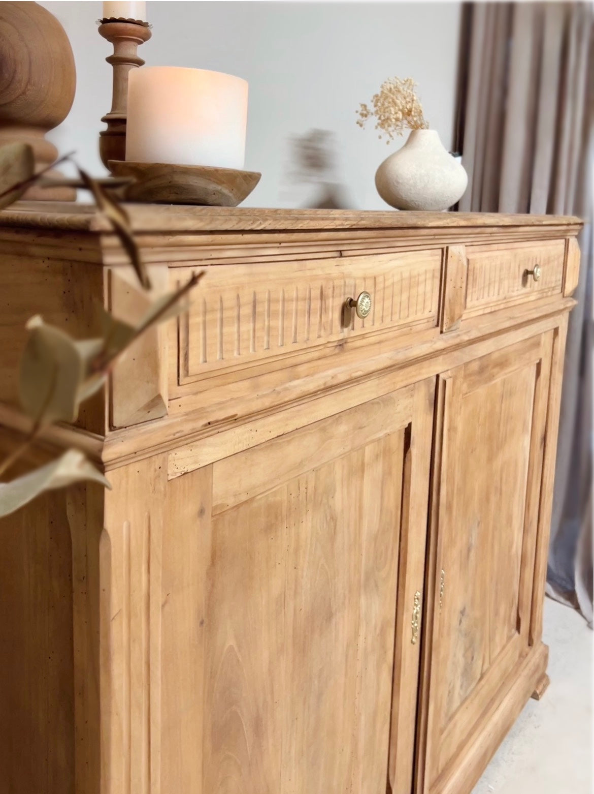 Buffet campagne en bois massif