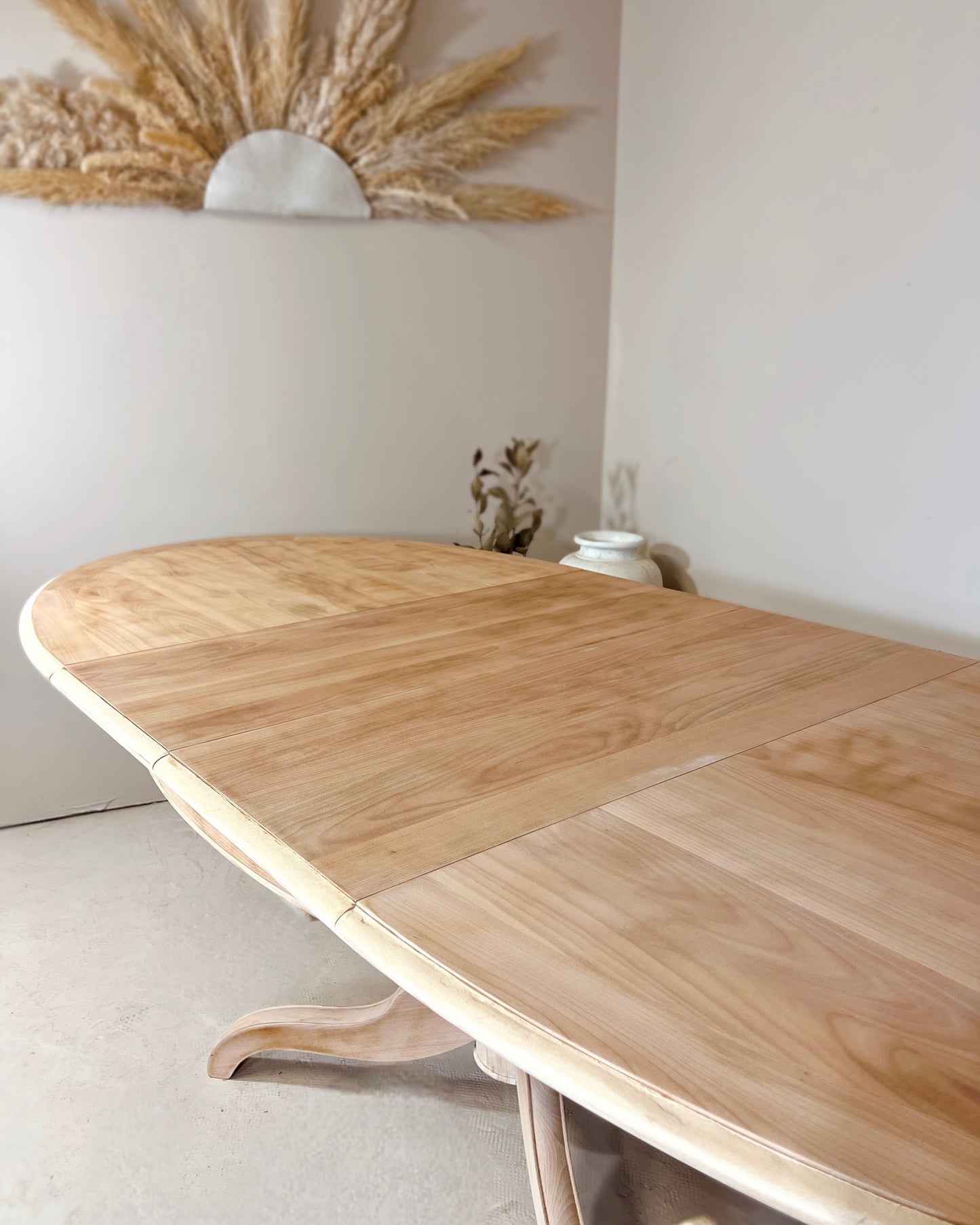 Table ovale avec pied central