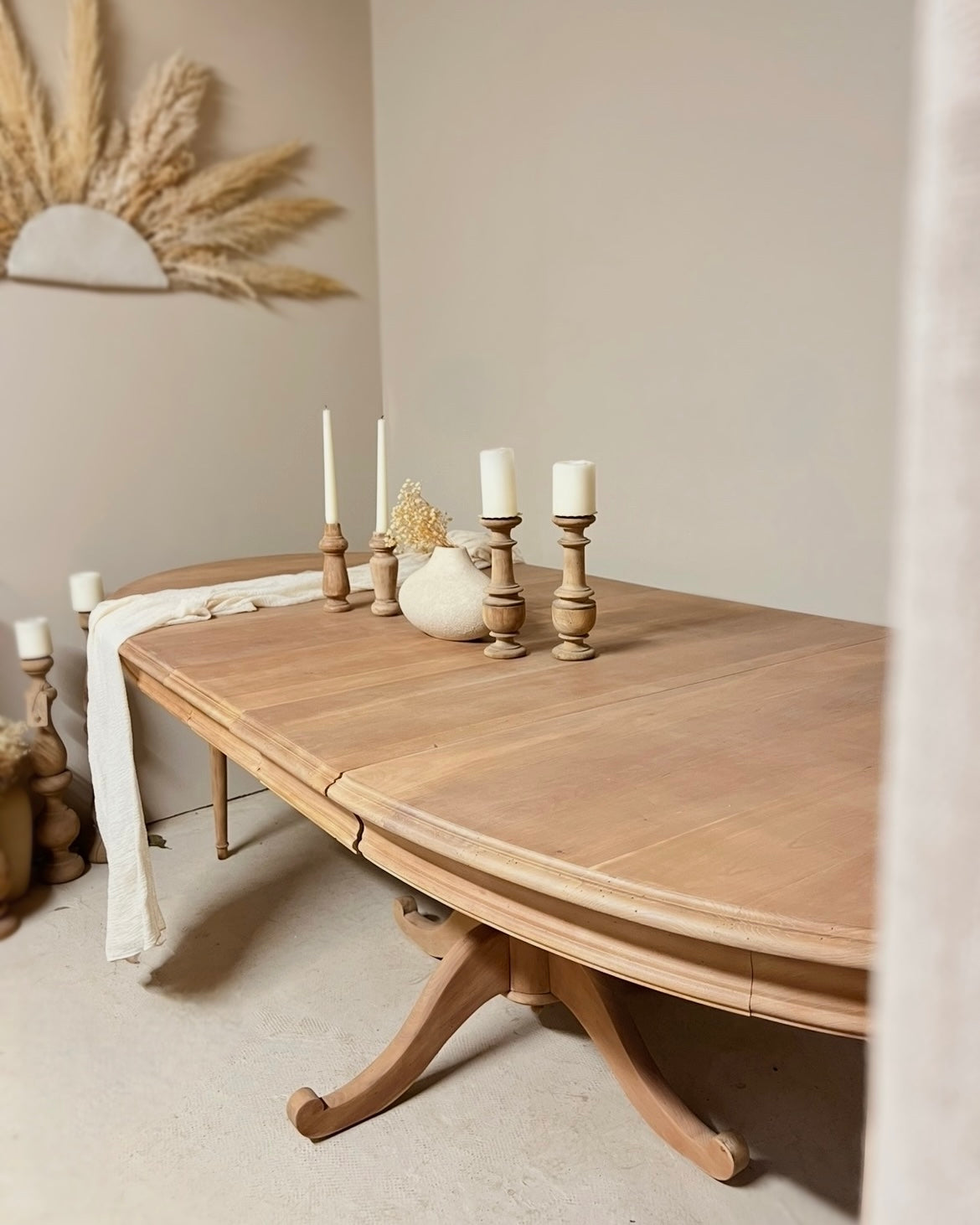 Table ovale extensible en merisier massif