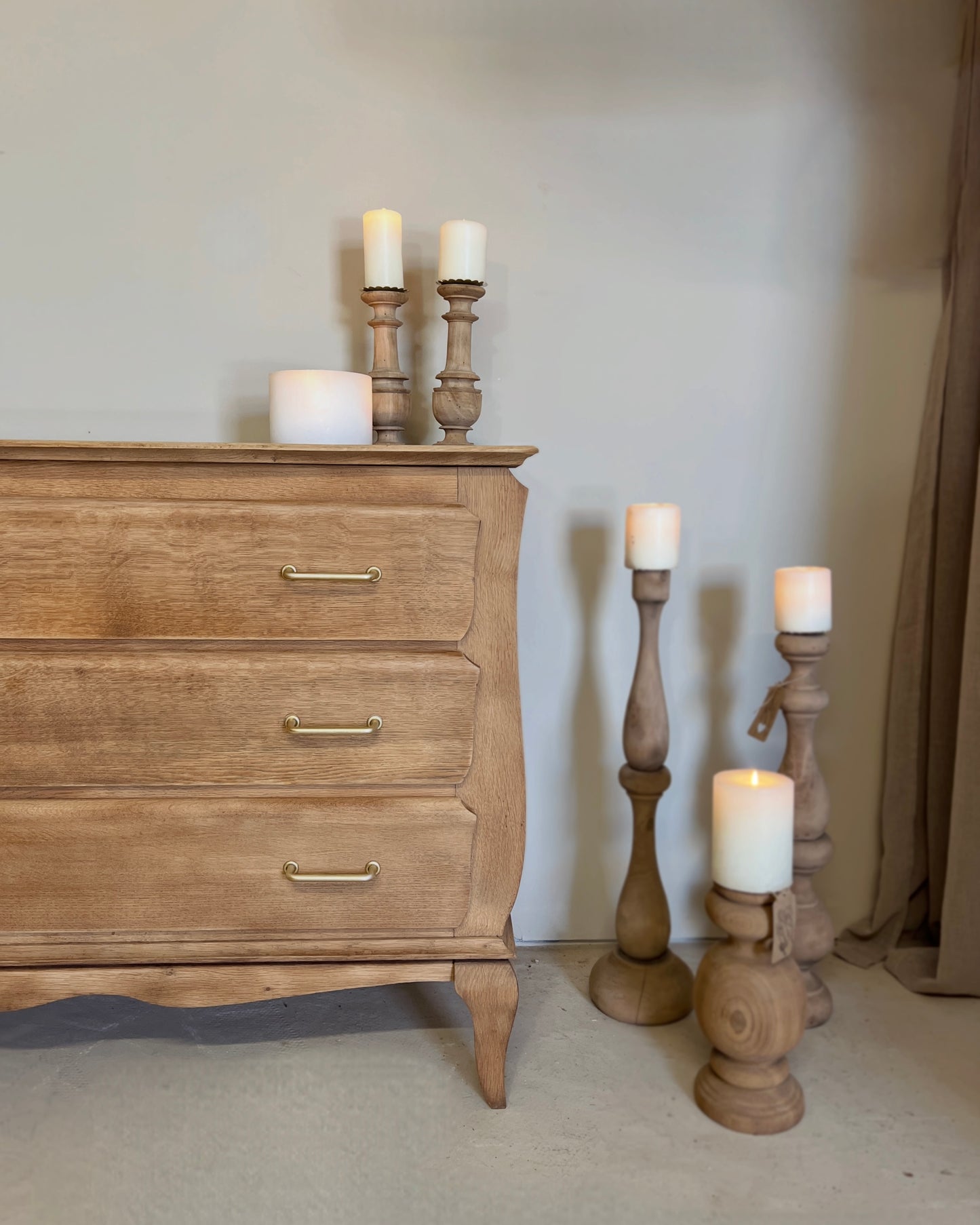 Commode en chêne massif