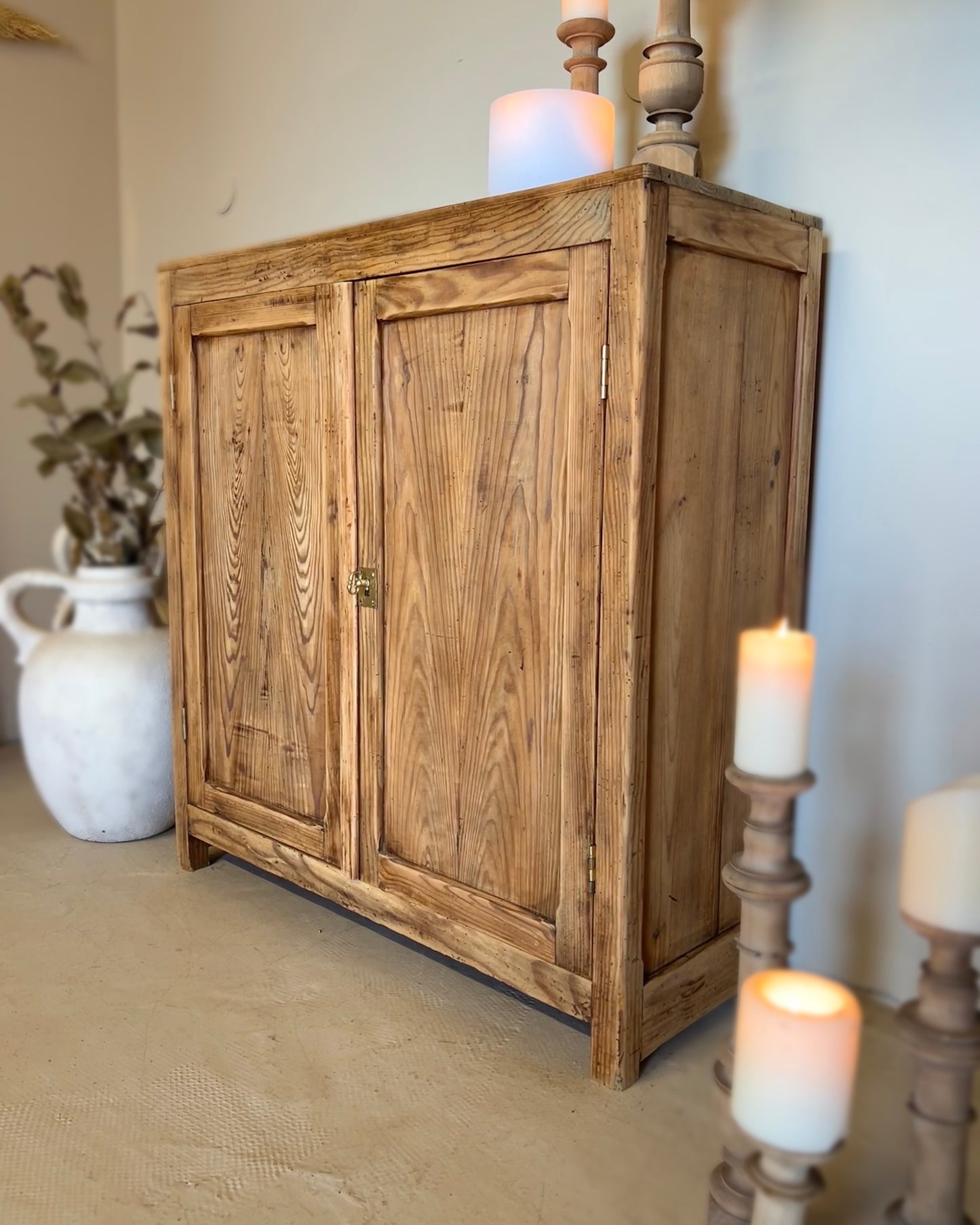 Buffet parisien en bois massif