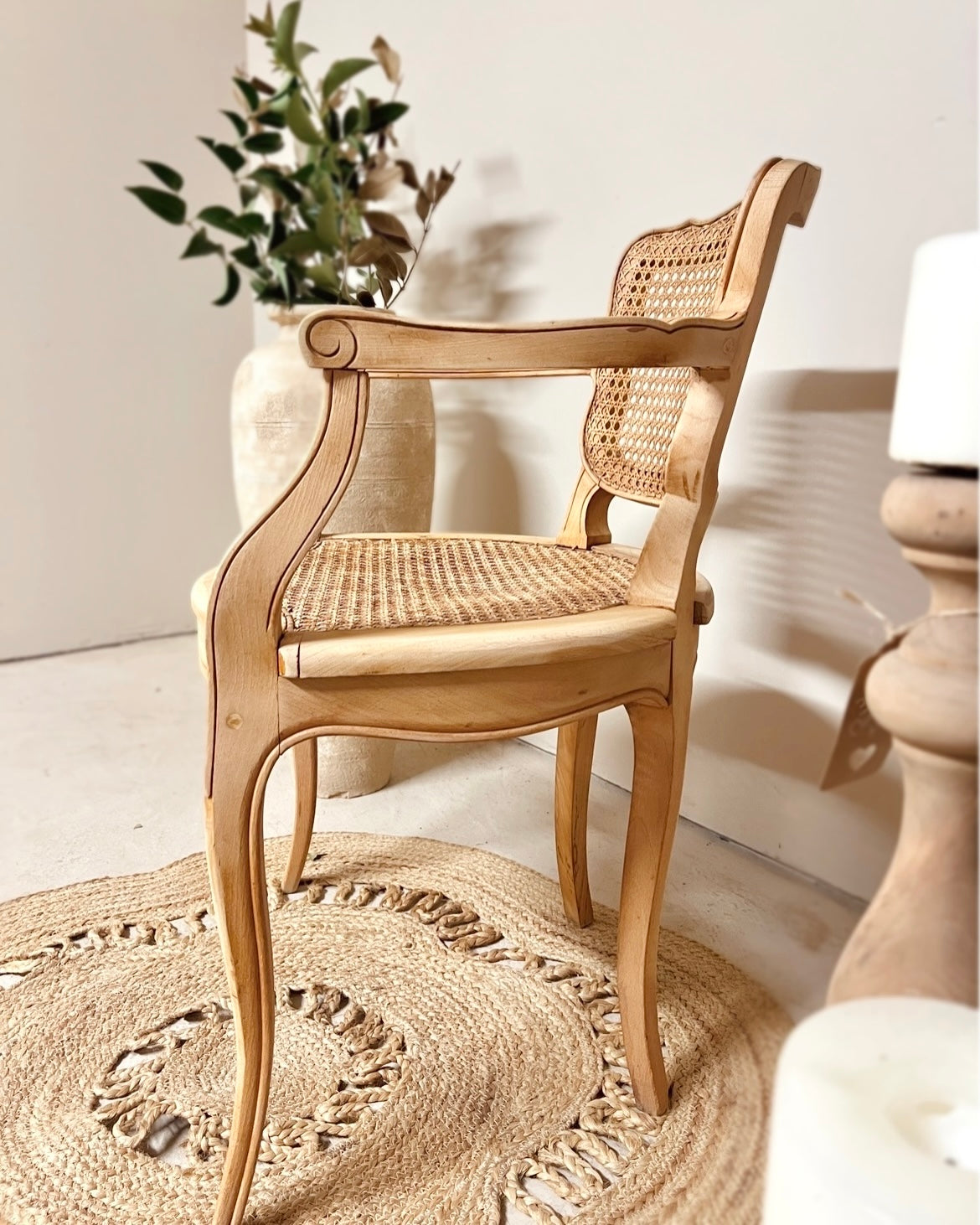 Fauteuil en hêtre massif et cannage