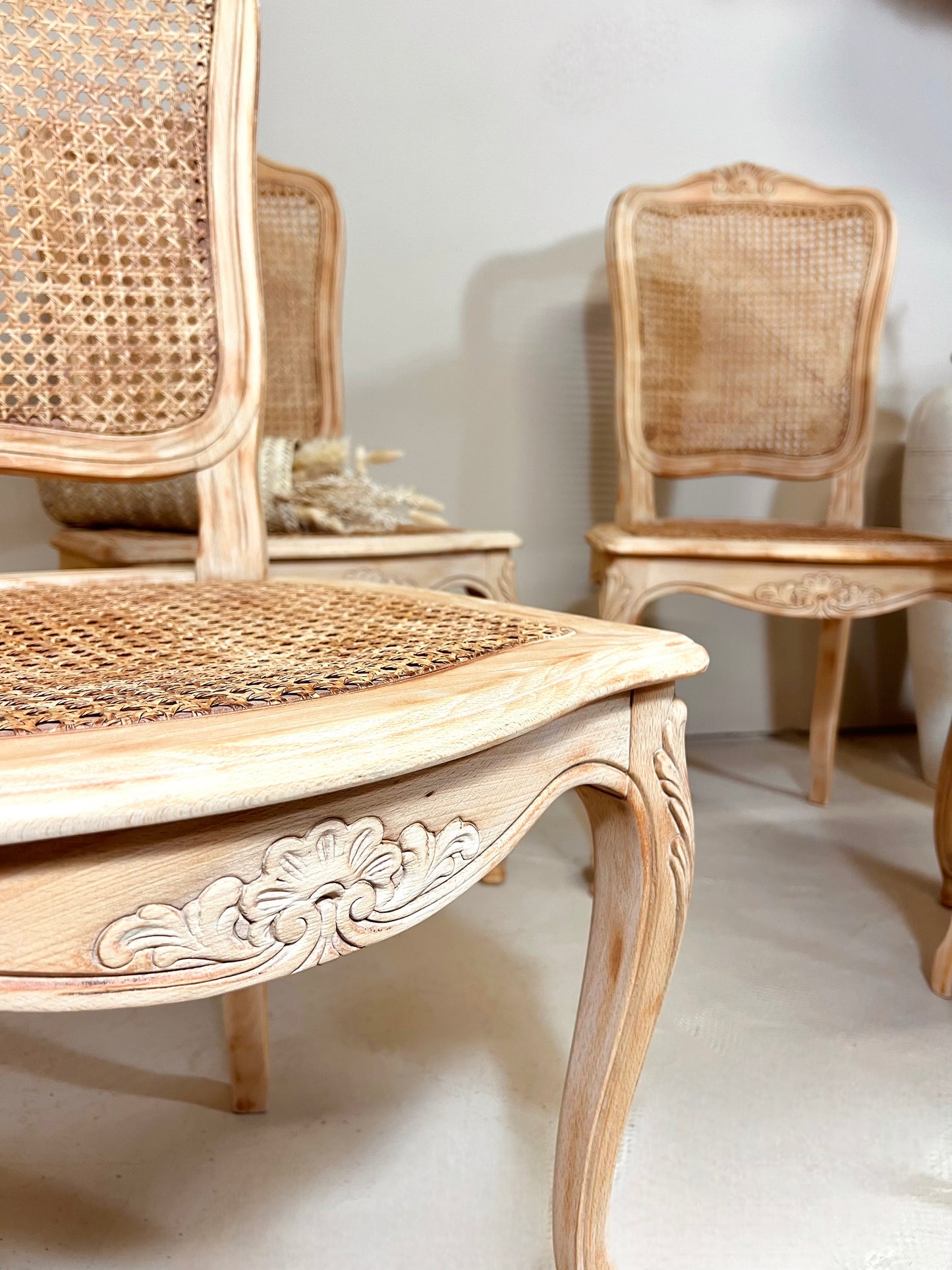 Lot de 4 chaises en hêtres et cannage
