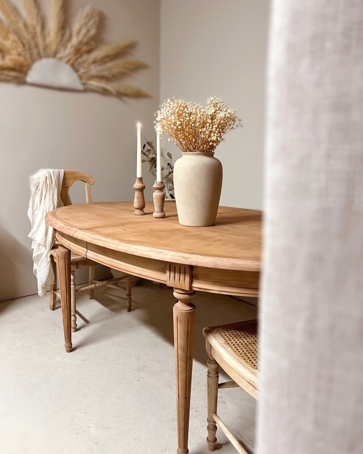 Table extensible en merisier massif et placage orme