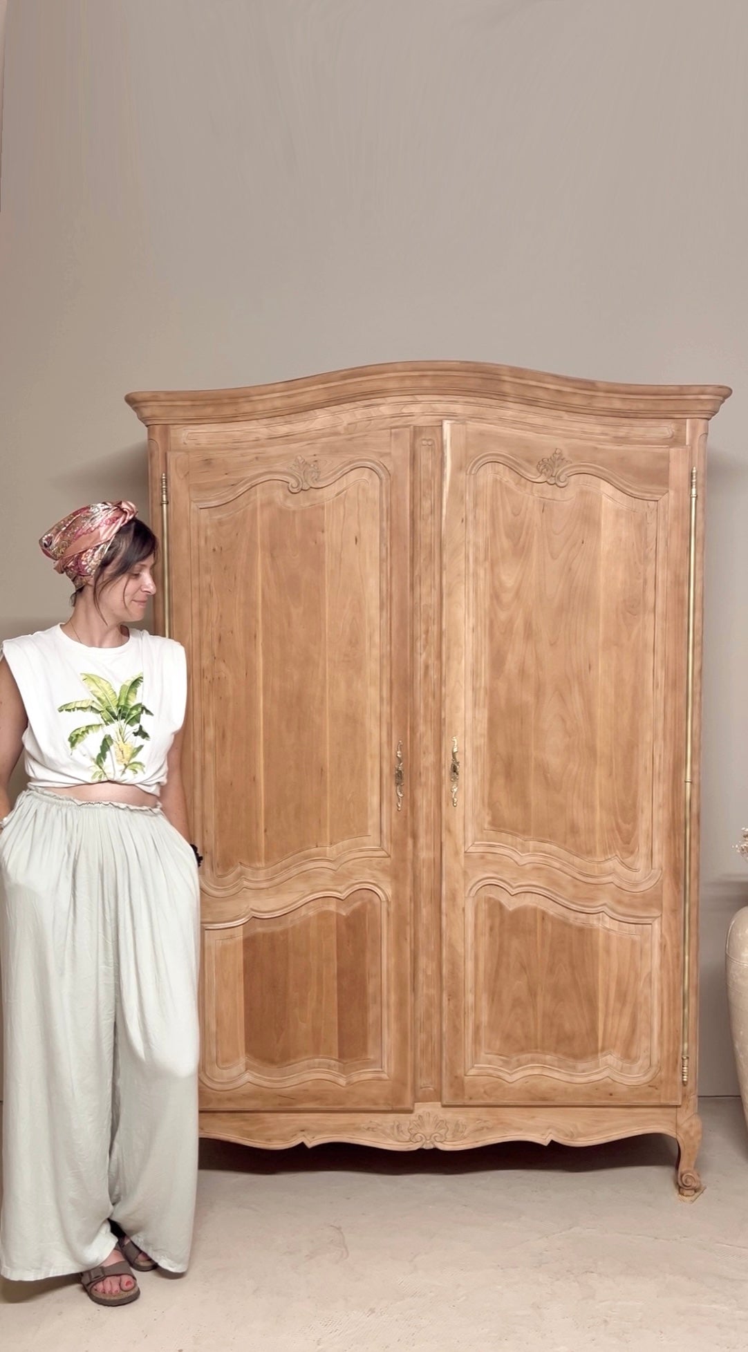 Armoire en merisier massif
