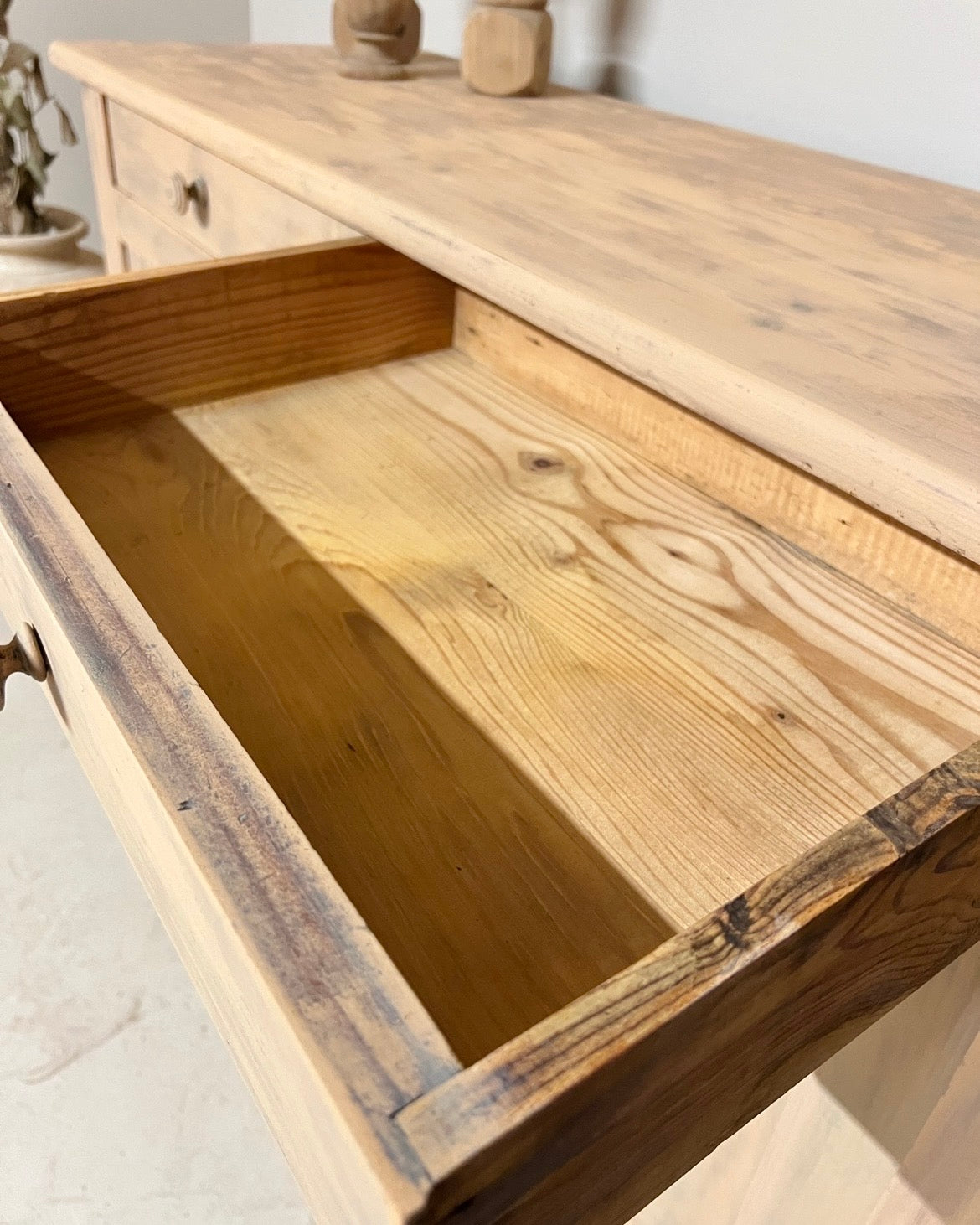 Buffet parisien en bois massif