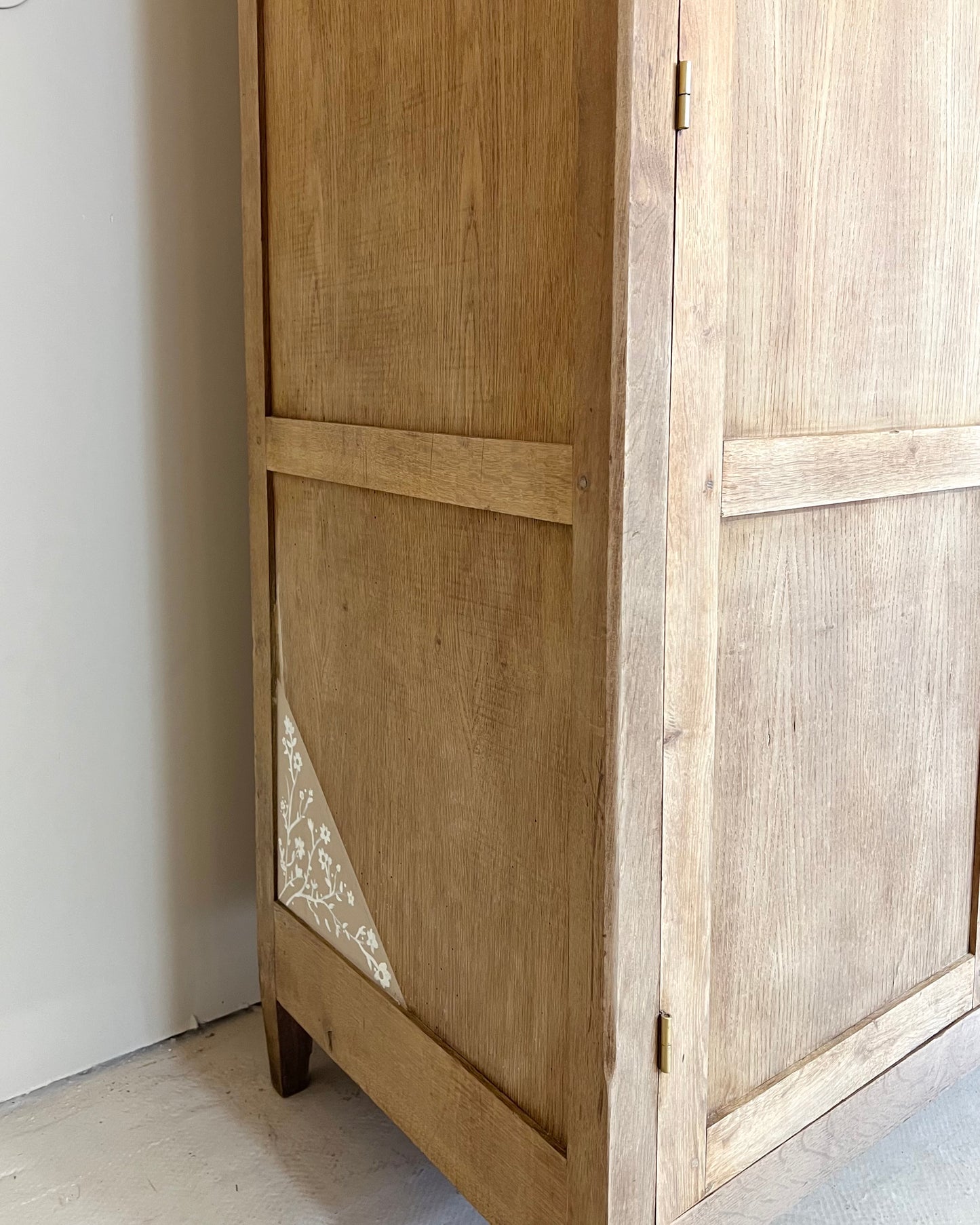 Armoire parisienne en chêne