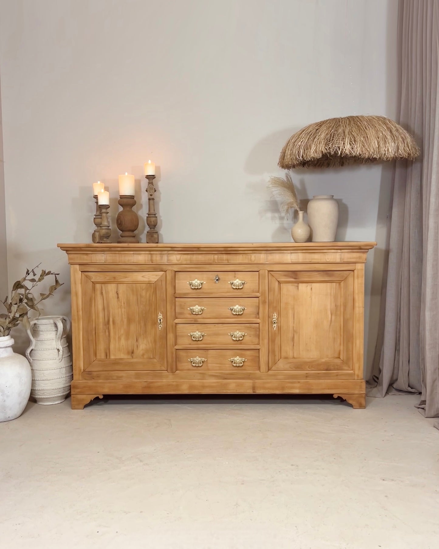 Grand buffet / enfilade en merisier massif