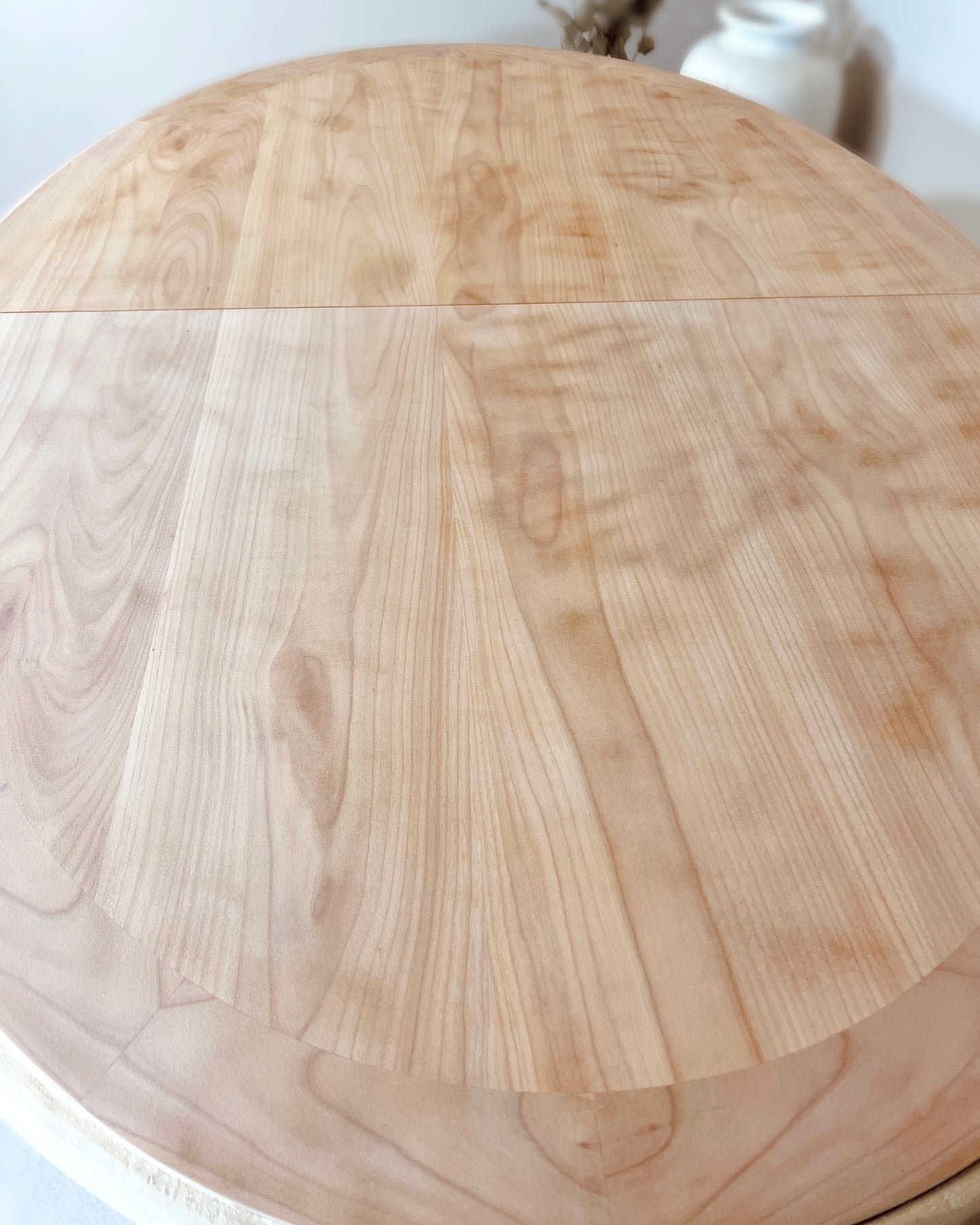Table ovale avec pied central