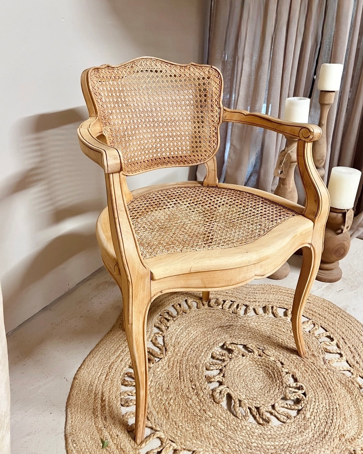 Fauteuil en hêtre massif et cannage