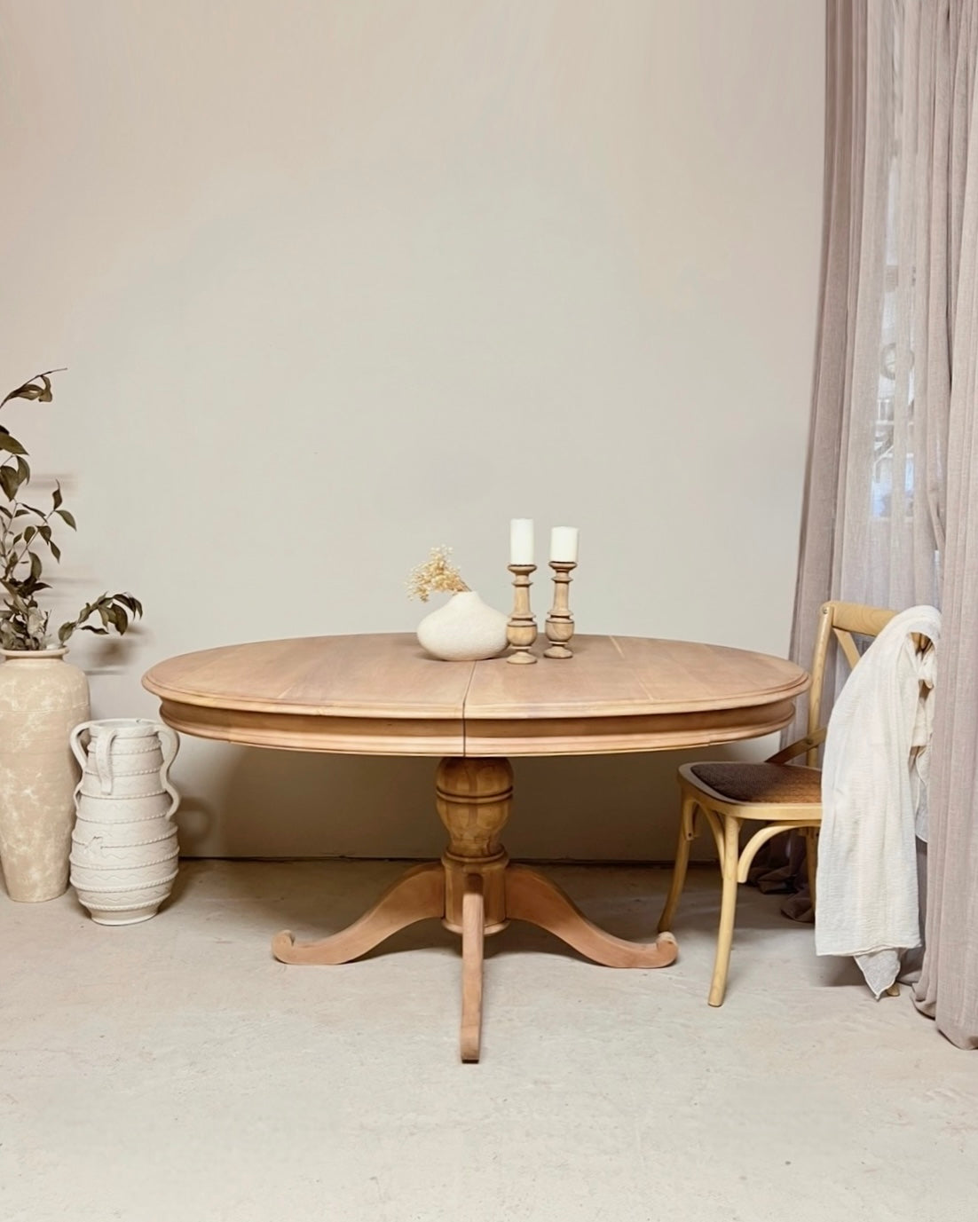 Table ovale extensible en merisier massif