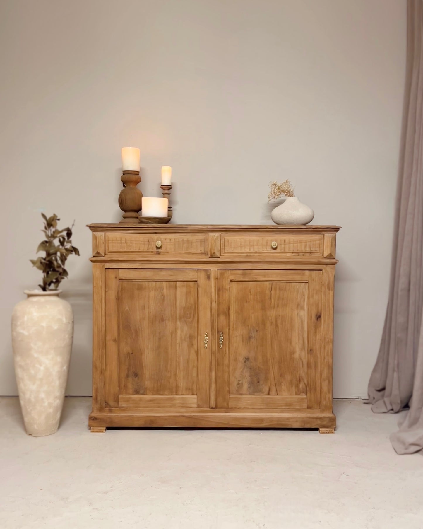 Buffet campagne en bois massif