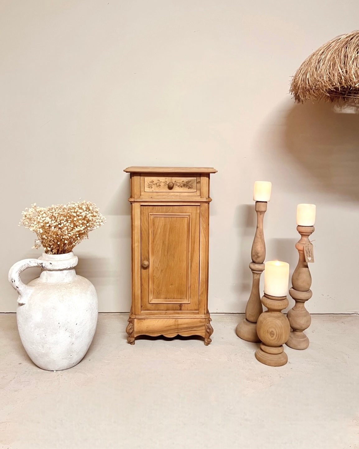 Meuble d’appoint ou chevet en bois massif
