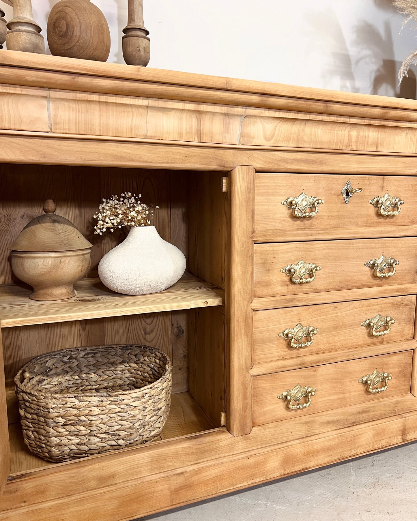 Grand buffet / enfilade en merisier massif