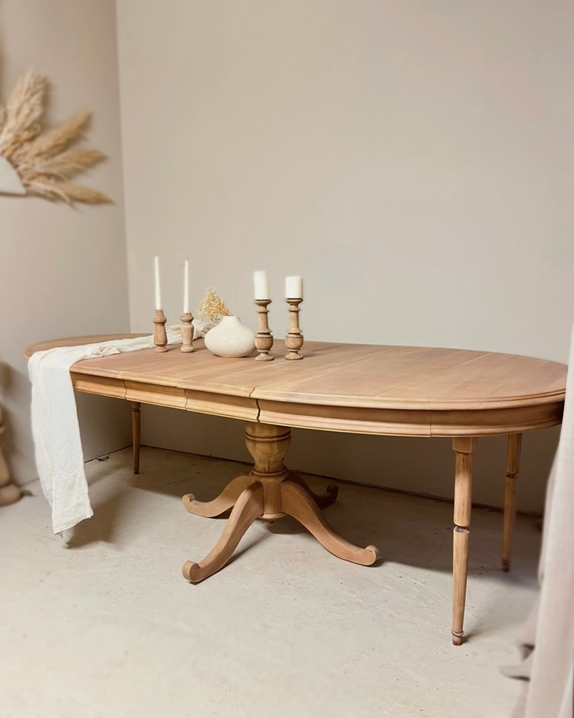Table ovale extensible en merisier massif