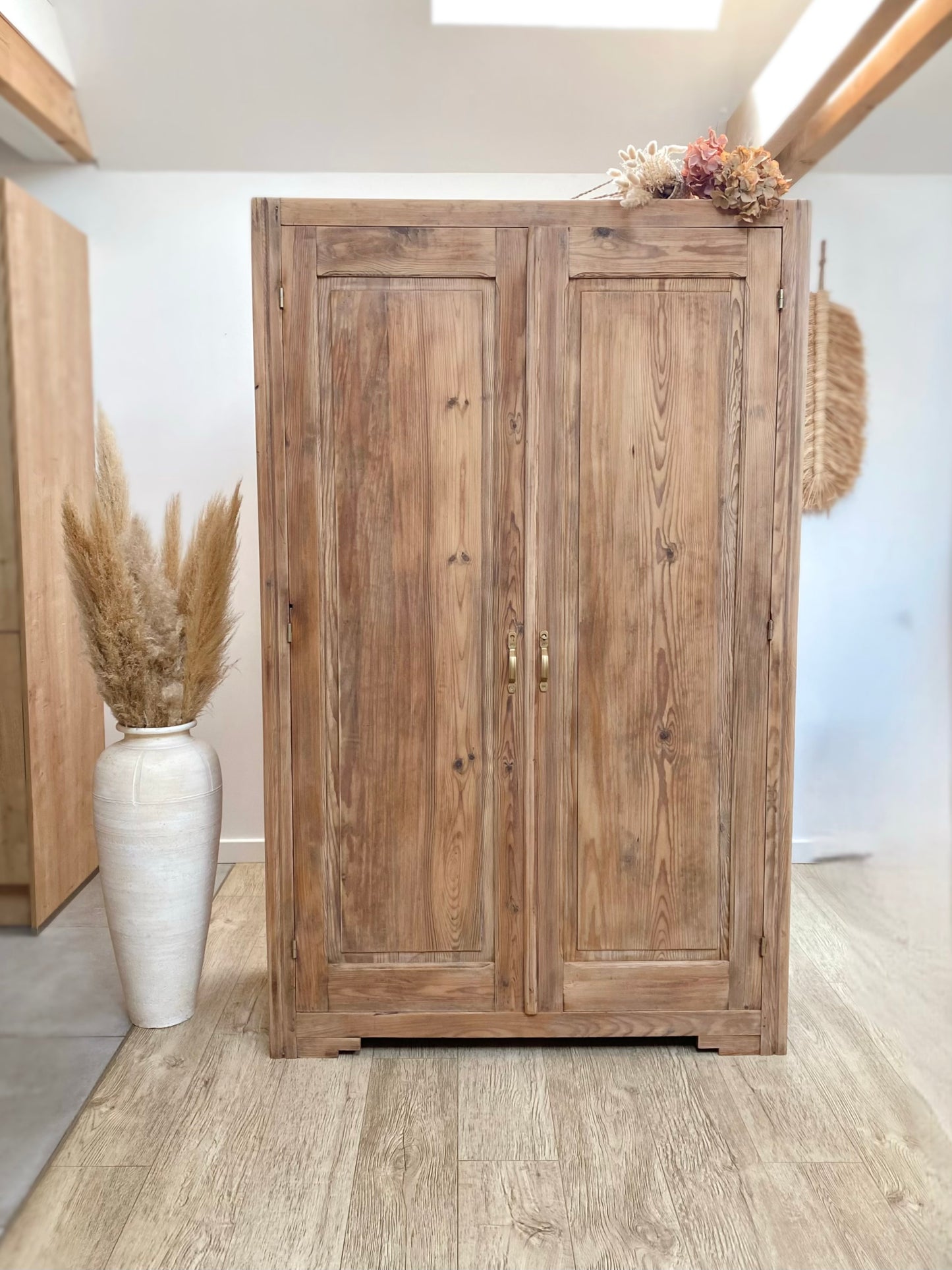 Armoire parisienne