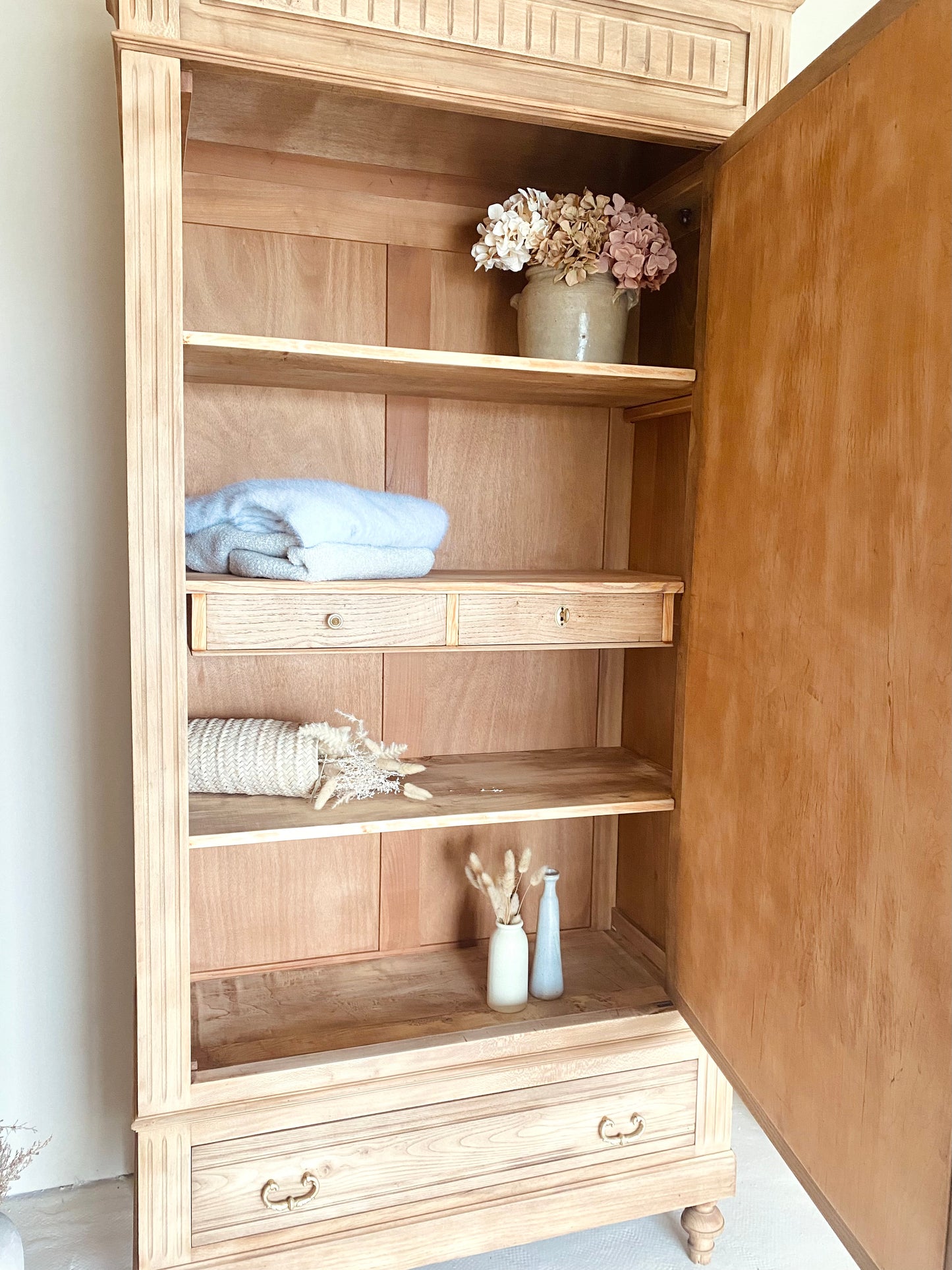 Armoire en hêtre et chêne massif