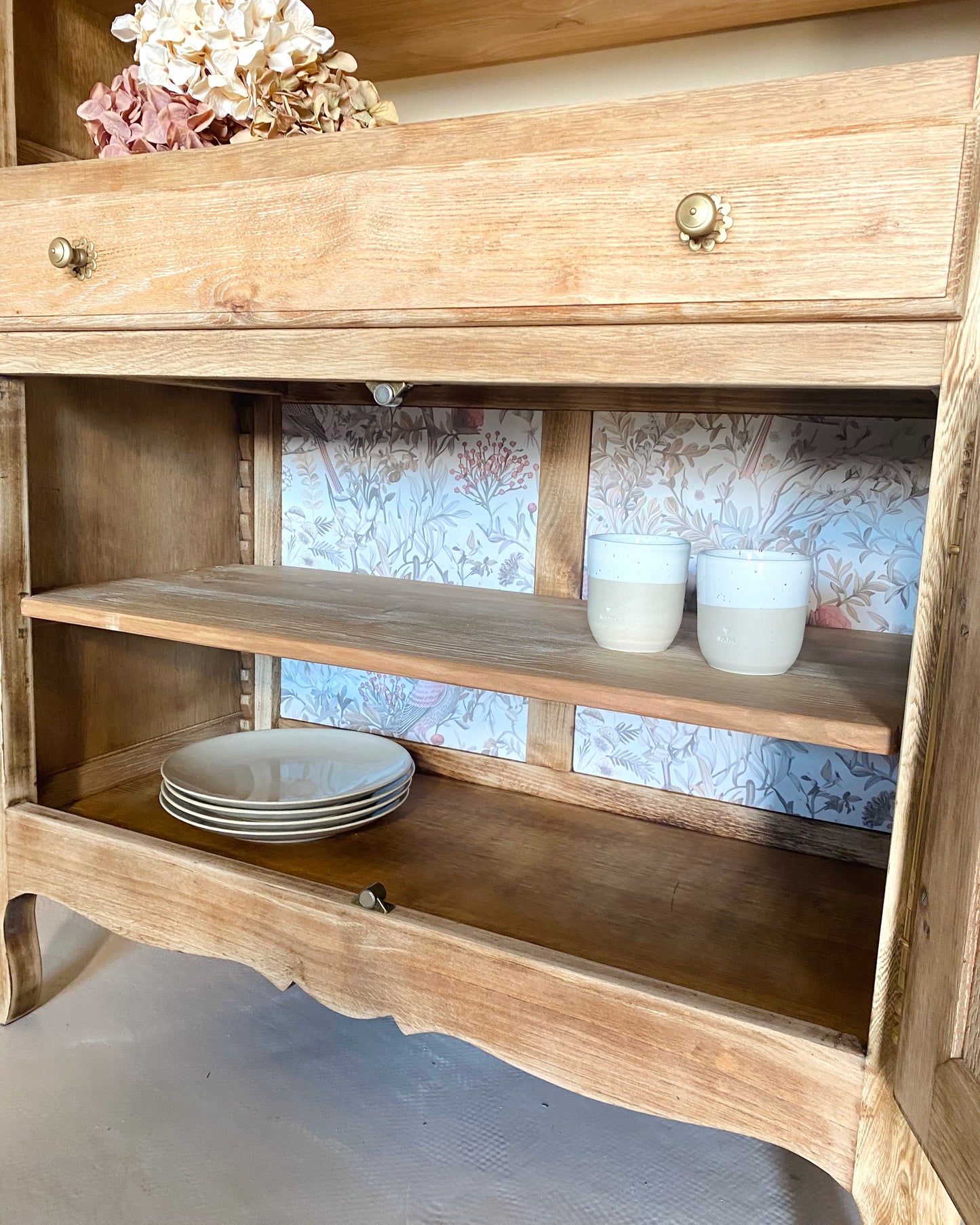 Buffet / vaisselier en chêne massif