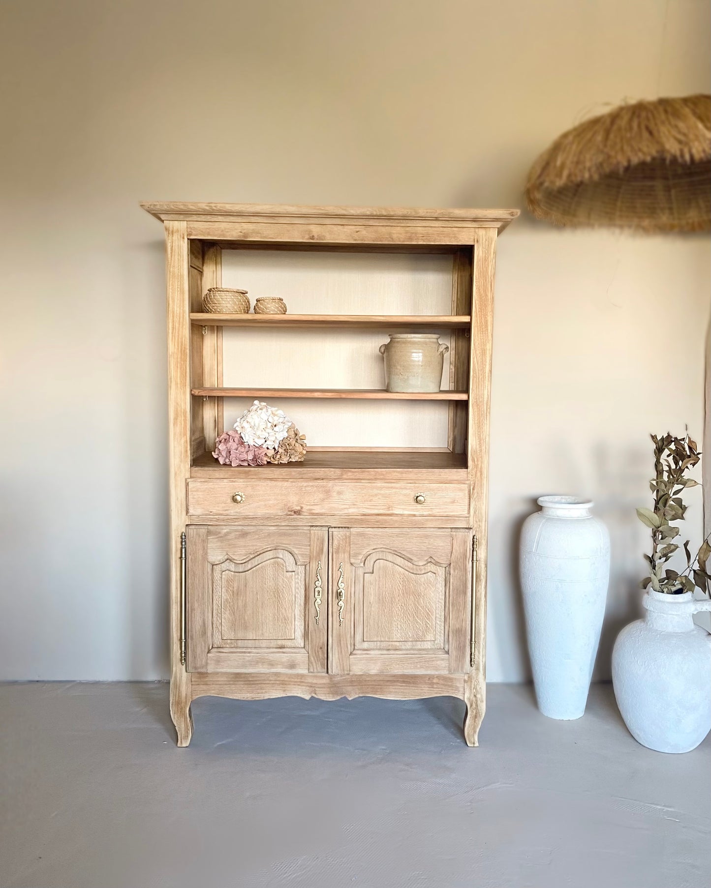 Buffet / vaisselier en chêne massif