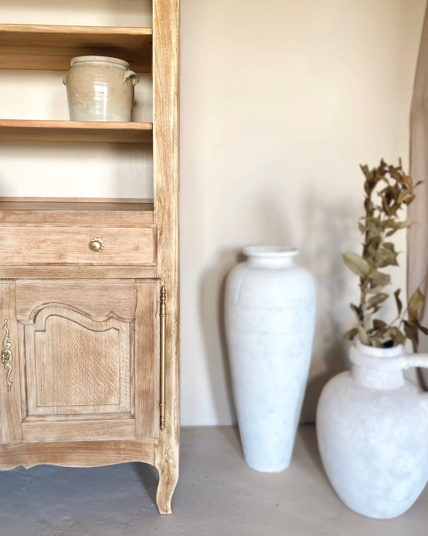 Buffet / vaisselier en chêne massif